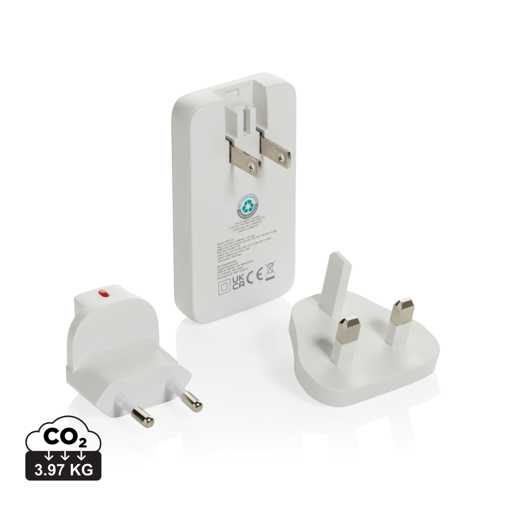 XD Collection Fluxo RCS 65W flat GAN charger with universal connectors