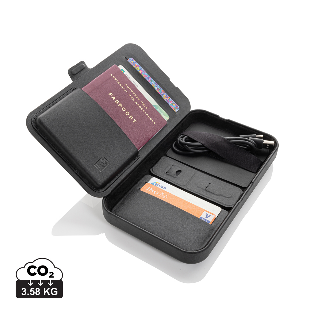 Swiss Peak Swiss Peak RCS recycled travel case with 3 in 1 charger